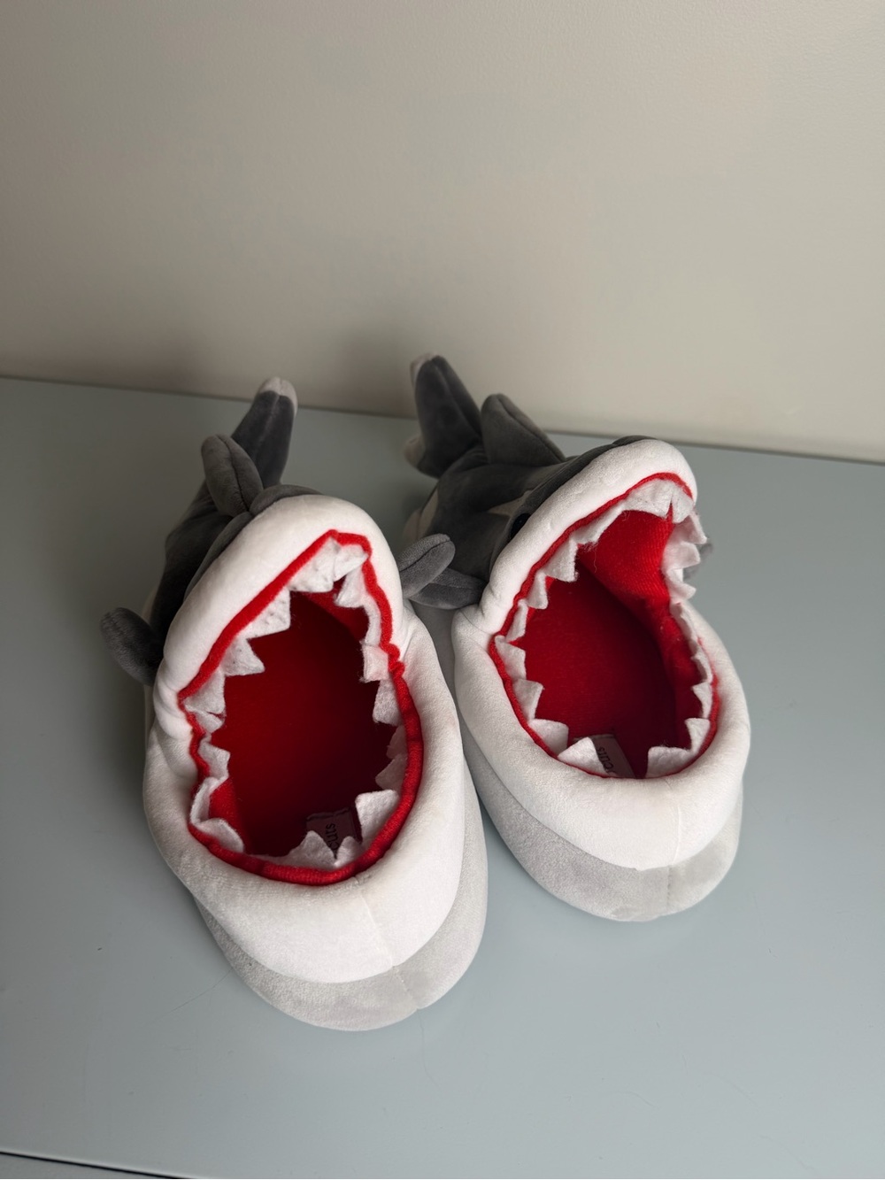 CrewCuts Kids Size 3 Shark Plush Slipper Shoes in Gray and Red